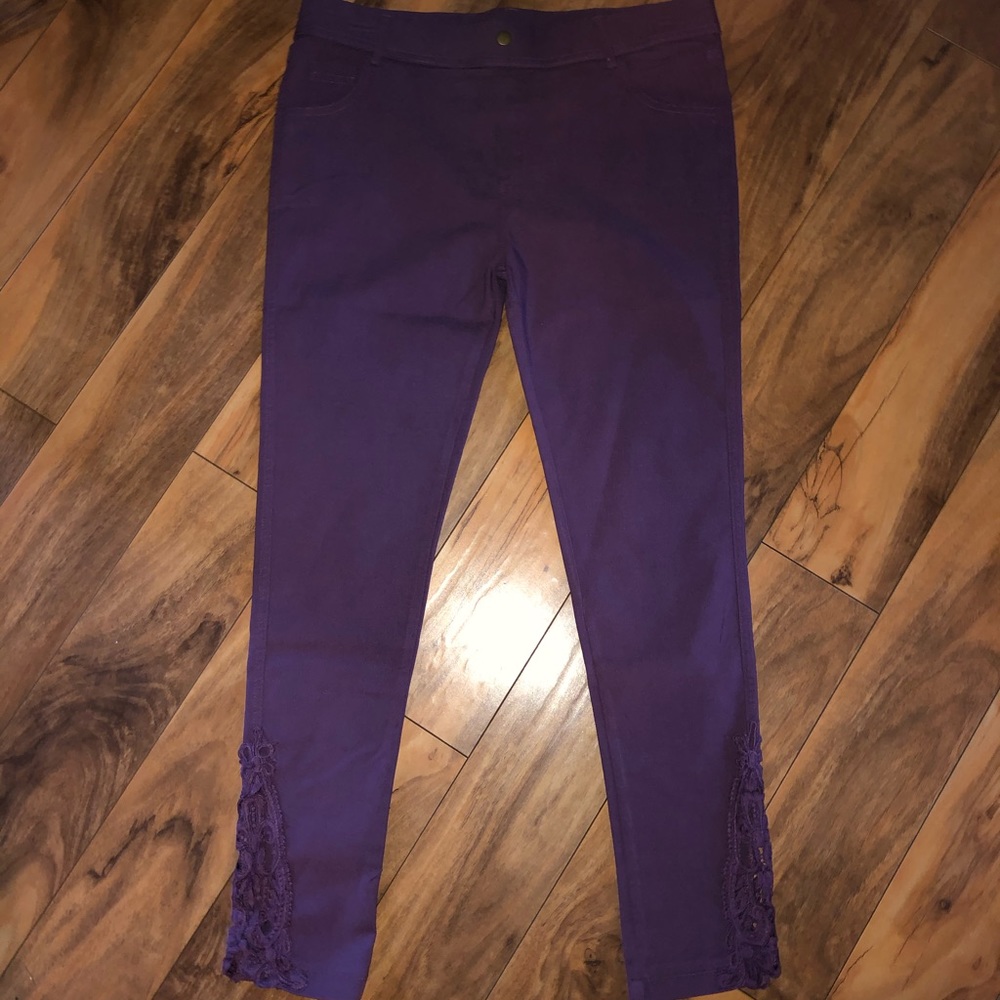 Sz xL Jeggings with Peep Through detail - NEW